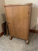 Oak music cabinetThe cabinet is 36 inches tall 21