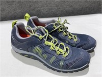 Men's 8.5 Merrel Tennis Shoes