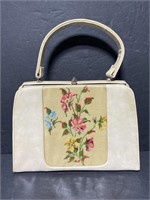 Vintage patent leather purse w/ floral embroidery