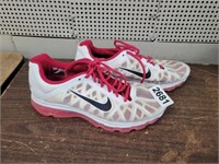 PINK AND WHITE NIKES SIZE 10