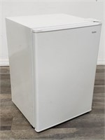 Haier mini fridge model no. QHE03GGMAWW