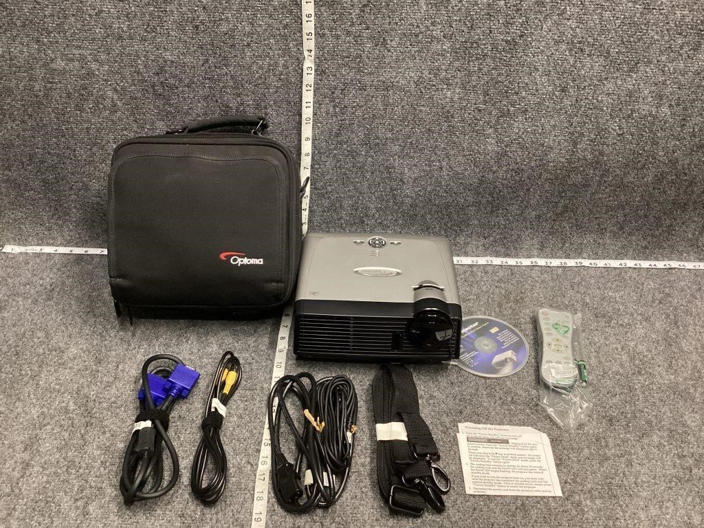 Optoma Projector w Cables, Case, and Accessories
