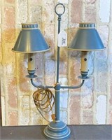 VINTAGE EARLY-AMERICAN STYLE TABLE LAMP