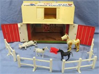 VINTAGE FISHER PRICE FAMILY PLAY FARM