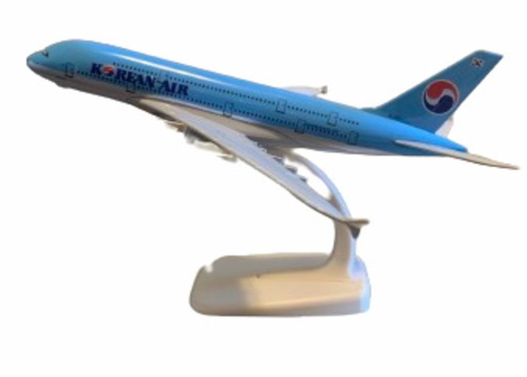 7.8 inch Korea Airlines  B747 length 7.8 x8x5