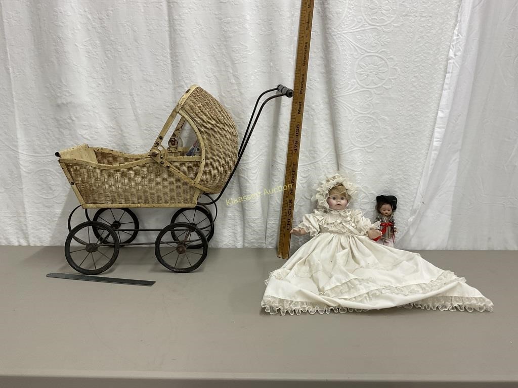 Vintage kids doll stroller. 2 dolls