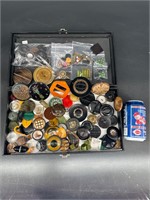 SHOWCASE FULL OF MOSTLY BAKELITE BUTTONS