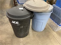 3 - TRASH CANS W/ LIDS