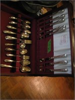 Holmes and Edwards Flatware set w/case