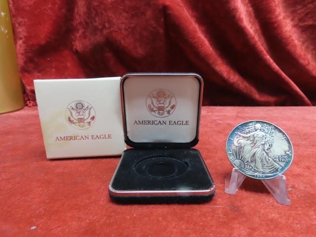 1994 1oz fine silver American Eagle coin. w/case.