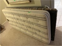 LOT OF TWIN MATTRESS / BED BOARDS