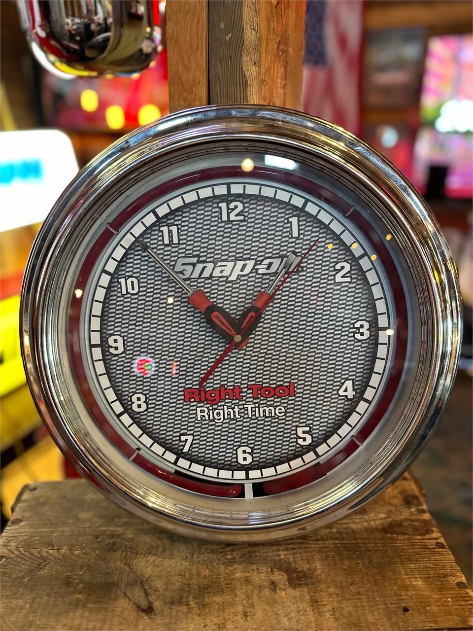 16” Round Snap-On Neon Clock