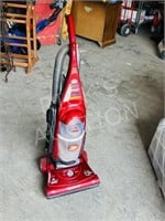Bissell 12 amp upright vacuum - working