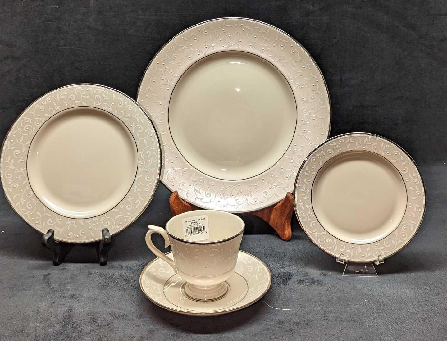 Lenox China Opal Innocence 5 Piece Place Setting E