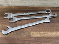41mm wrench & 1-1/2in wrench & wrench w/ broke