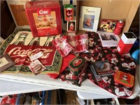 LARGE LOT OF COCA-COLA COLLECTIBLES