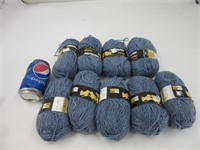 9 pelotes de laine neuves