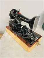 vintage portable Singer sewing machine w/ pedal