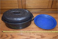 Graniteware lidded roaster oven & blue plate