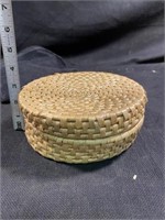 Small Wicker Basket w/ Lid 7" Diameter x 2.75 T