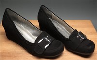 (Like-New) Unisa Unacosta Black Slip-Ons 8M