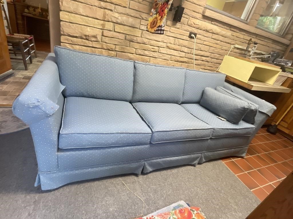 BROYHILL 6 FT. SOFA - NEEDS CLEANING