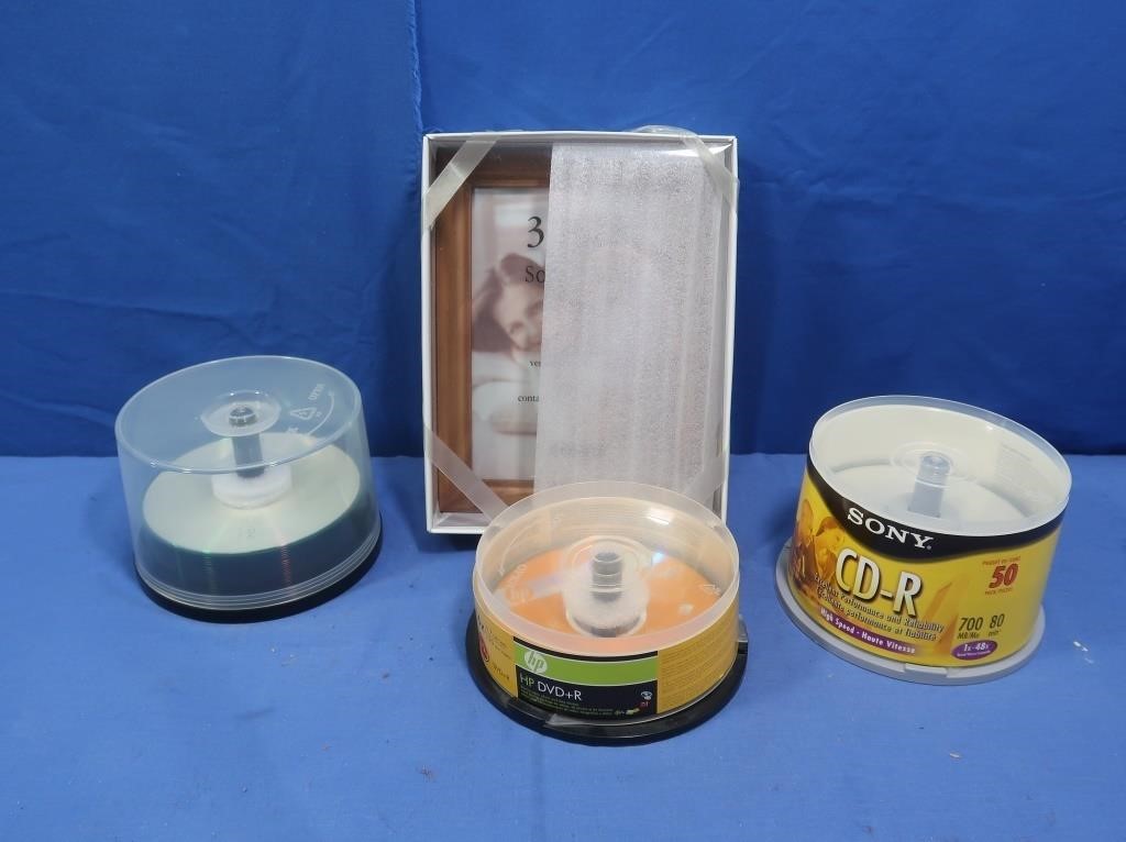 DVD-R's & 3pk 5x7 Photo Frames