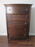 A Sheraton Revival Chest of 5 Drawers