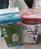 (2) New Gallon Sprayers