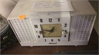 Vintage 1950 Mitchell AM clock radio. Clock