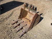 18" Excavator Bucket W/ Teeth