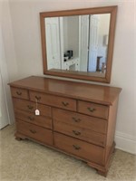 Taylor-Jamestown Maple 6 Drawer Dresser with Free