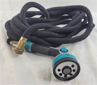 Flexible hose with spray nozzle