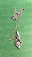 Ladies necklace with pendant marked 925.