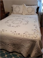Vintage Maple (Headboard) Full Size Bed w/ Bedding