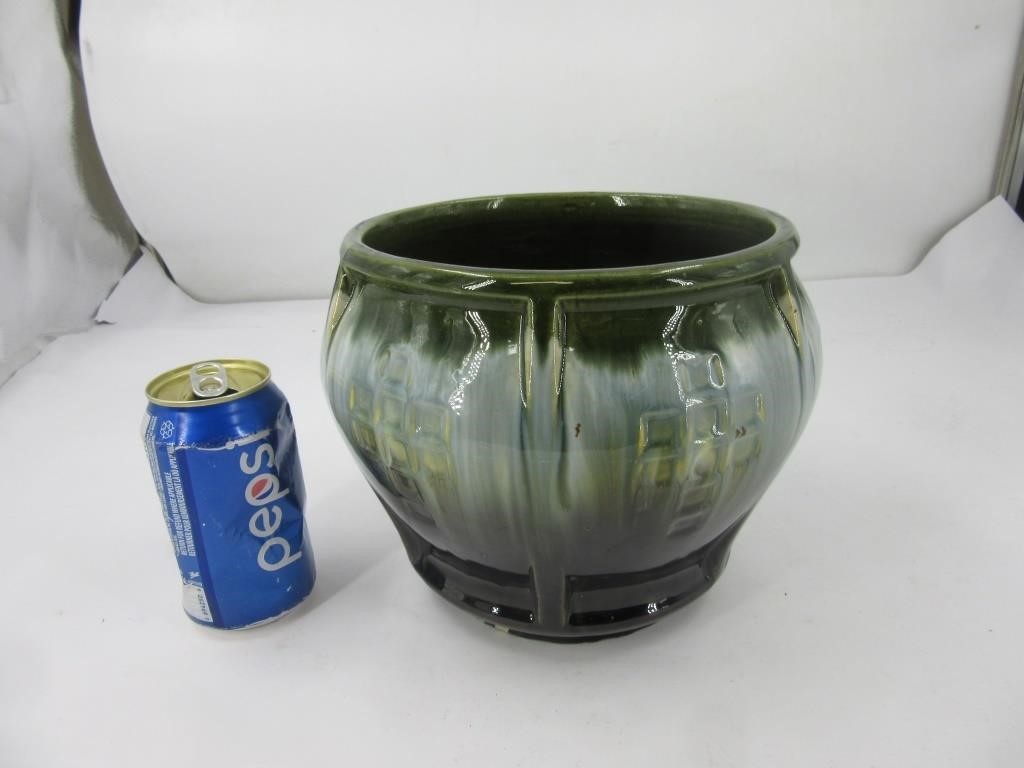 Ancien pot de fleur en poterie
