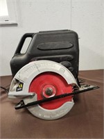 Black & Decker Circular Saw w/Case - Tested