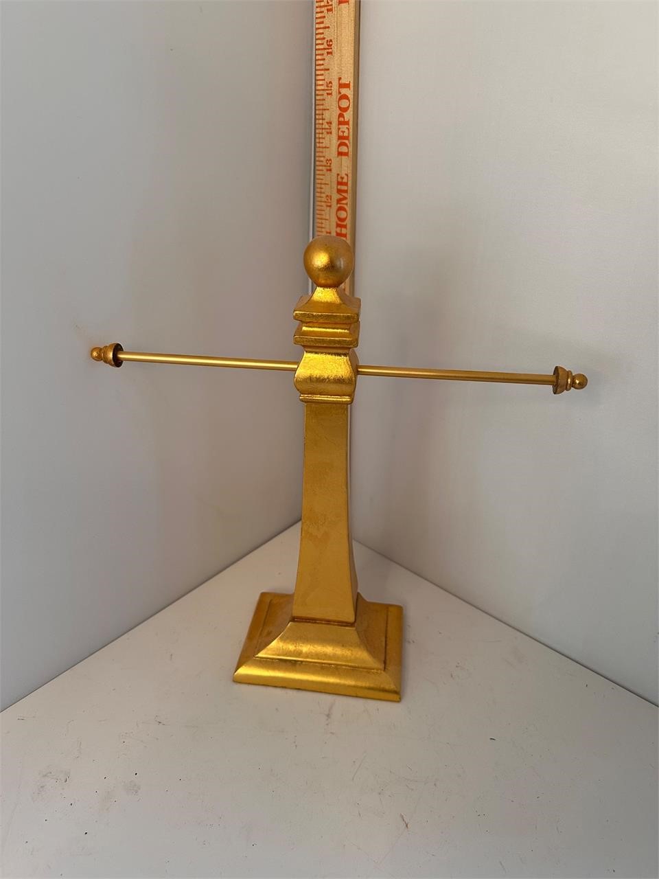 Necklace stand