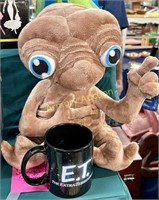 E.T. PLUSH TOY & MUG