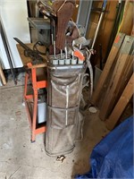 VINTAGE GOLF CLUBS & BAG