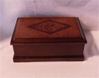 Wooden jewelry box w/ hinged top & lift out tray,