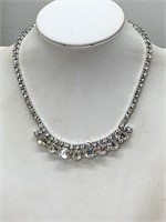 PRETTY ! VINTAGE GLASS STONE NECKLACE