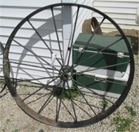 Steel wheel. Measures: 45.5" Diameter.