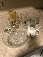 Nice lot of miscellaneous glass items