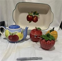 Vintage Apple Fruit bowls & Tea Pot