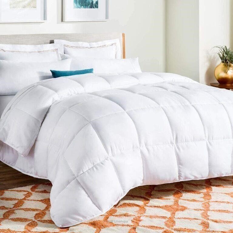 $76 (Q) Down Alternative Comforter