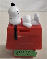 Vintage Plastic Snoopy Coin Bank-Collectible