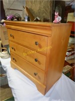 Stanley Furniture Maple Chest of Drawers