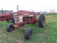 1960 IHC 560 Tractor #27758