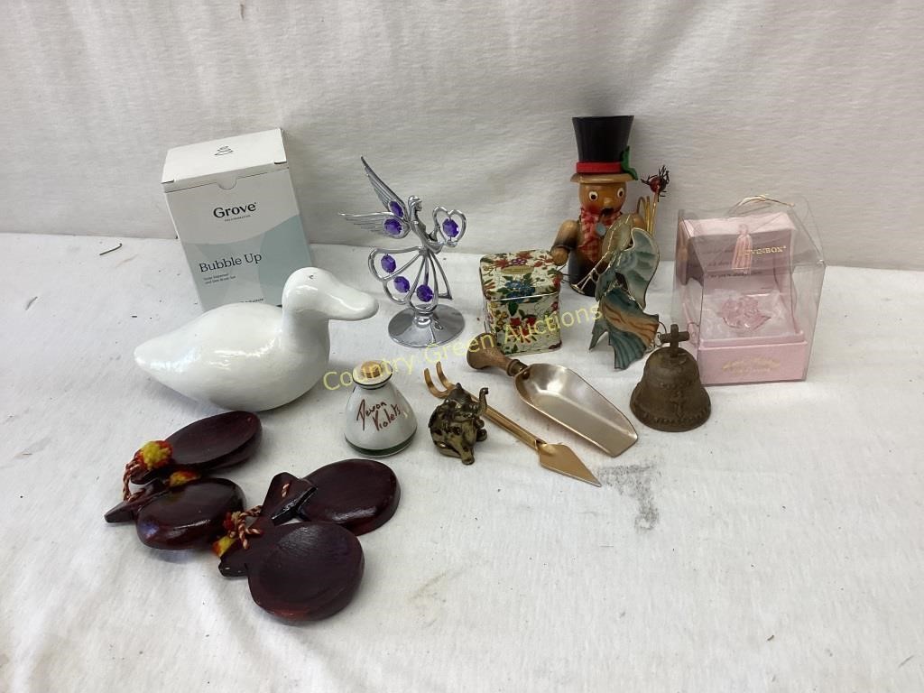 Assorted Decorative Items